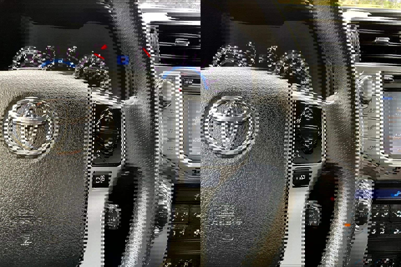 Used 2016 Toyota 4Runner Limited image 13