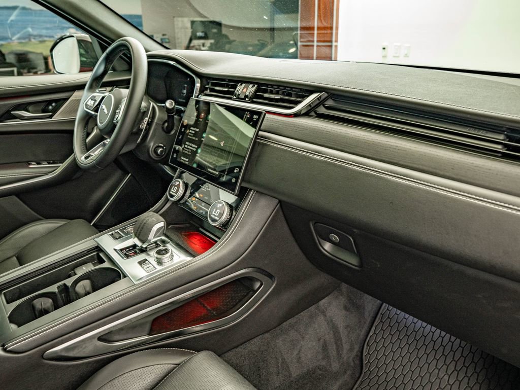 Certified 2024 Jaguar F-PACE R-Dynamic S AWD/4WD image 35