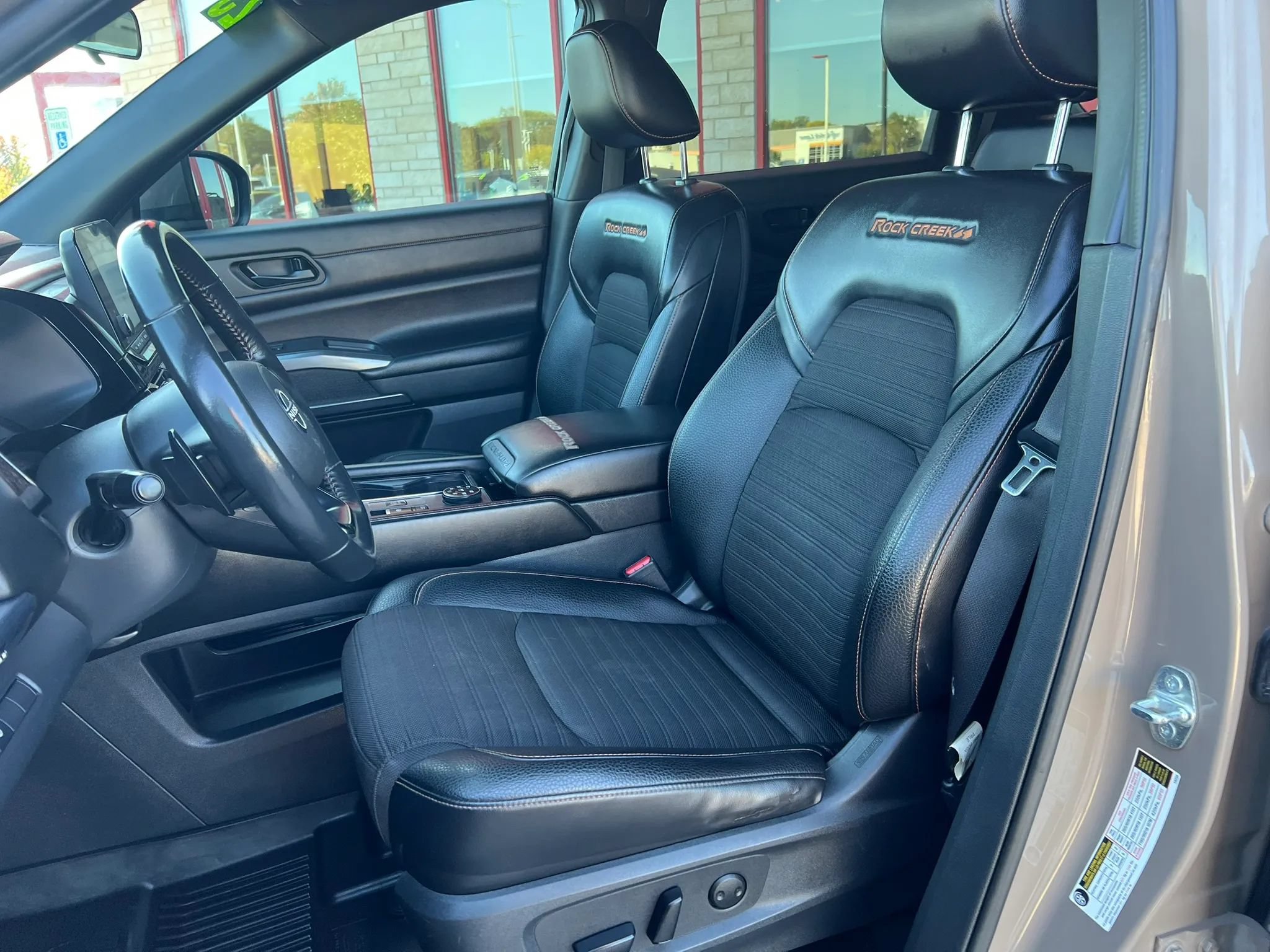 Used 2023 Nissan Pathfinder SV AWD/4WD image 10