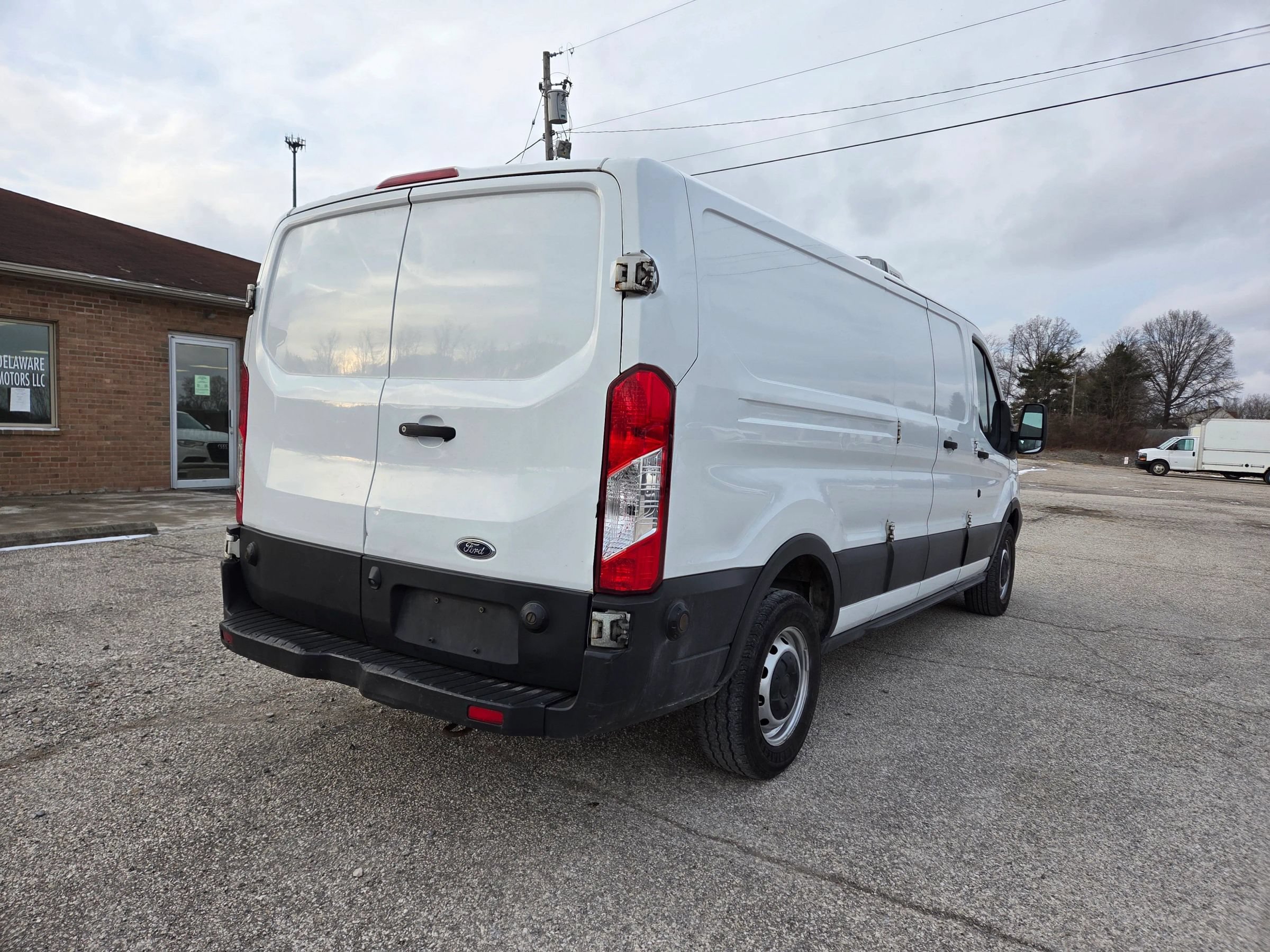 Used 2019 Ford Transit 250 148 Low Roof RWD image 5