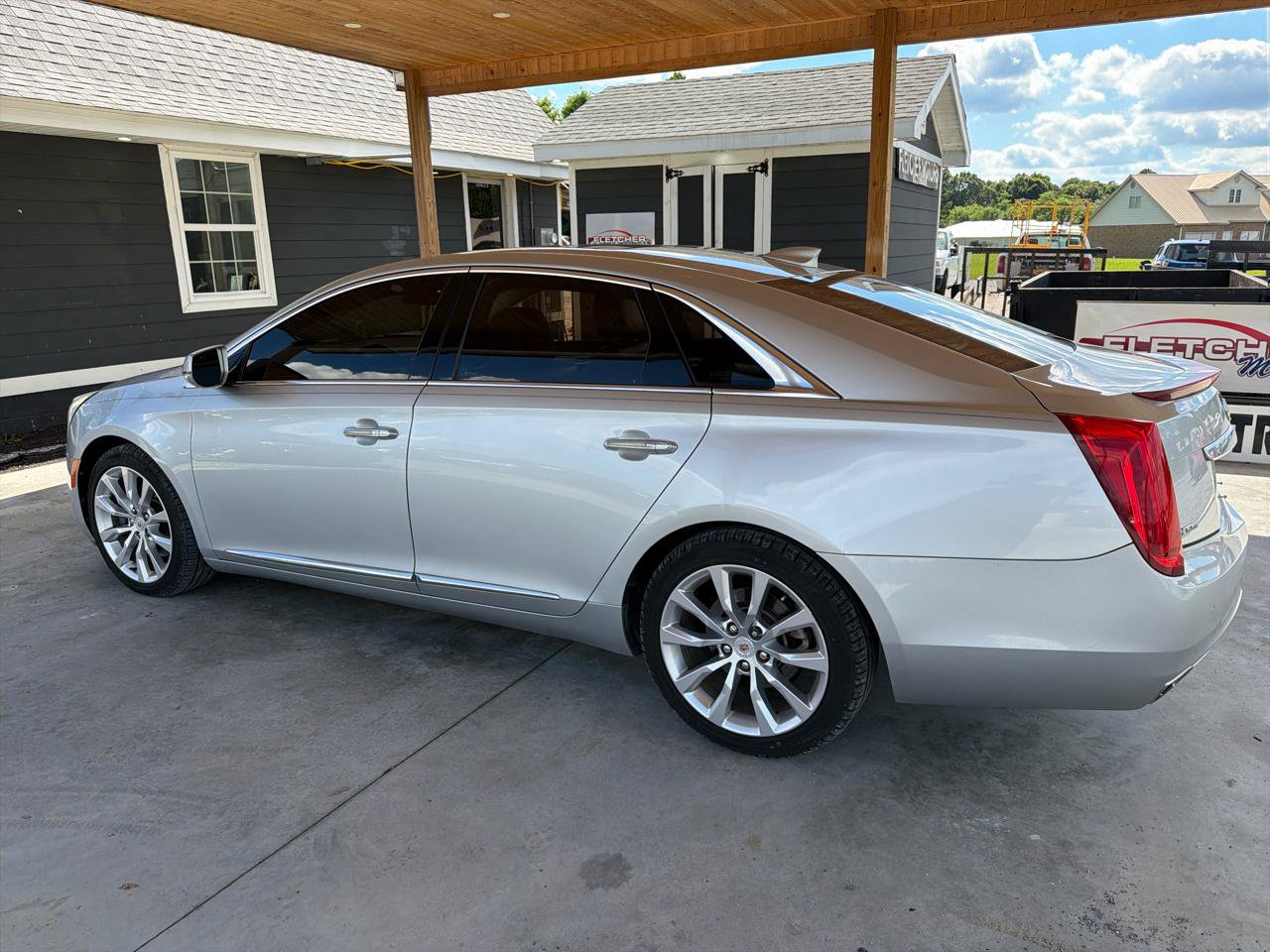 Used 2015 Cadillac XTS Luxury w/ Driver Awareness Package FWD image 4