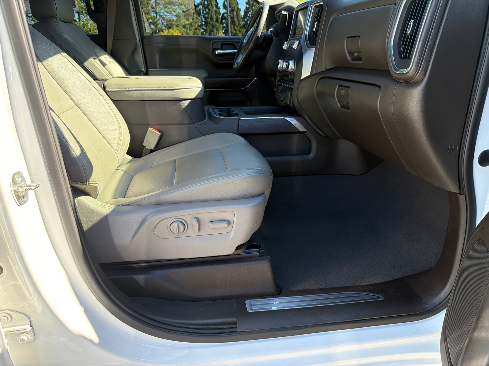Used 2019 GMC Sierra 1500 SLT w/ SLT Premium Package RWD image 13