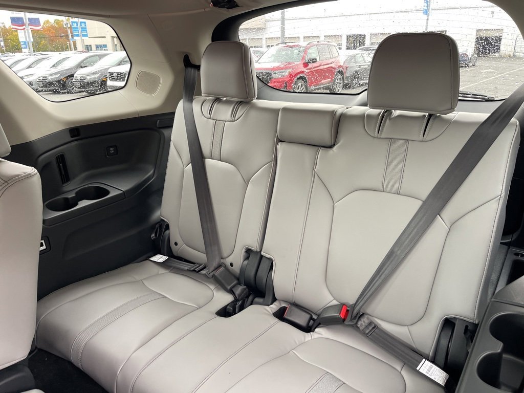New 2025 Honda Pilot Touring image 20