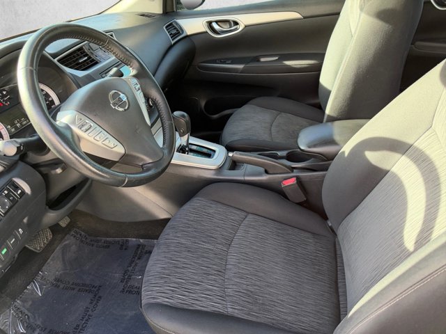 Used 2015 Nissan Sentra SV w/ Navigation Package FWD image 9