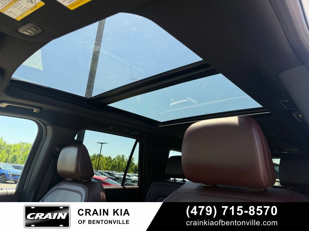Used 2024 Ford Expedition Limited AWD/4WD image 19