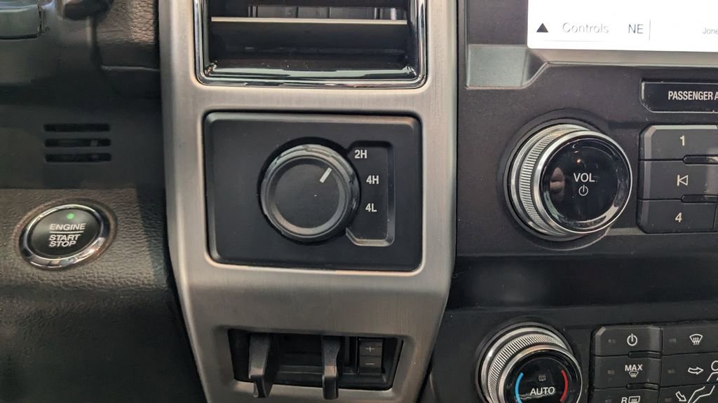 Certified 2019 Ford F450 Platinum w/ Platinum Ultimate Package image 32