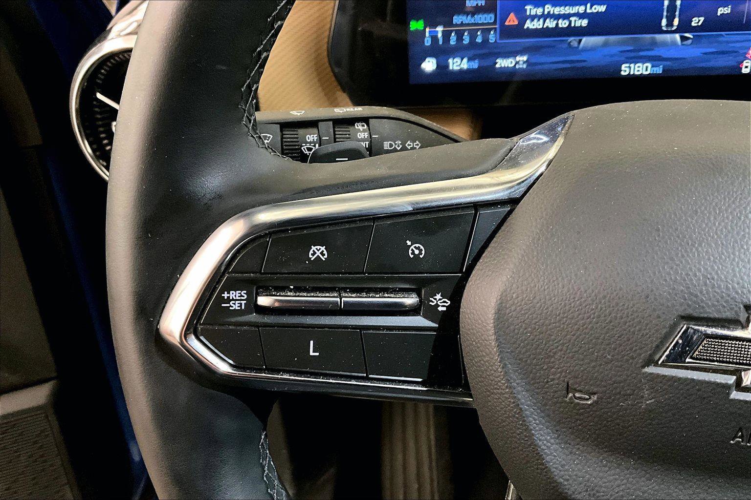 Used 2025 Chevrolet Equinox ACTIV w/ Safety and Technology Package image 17