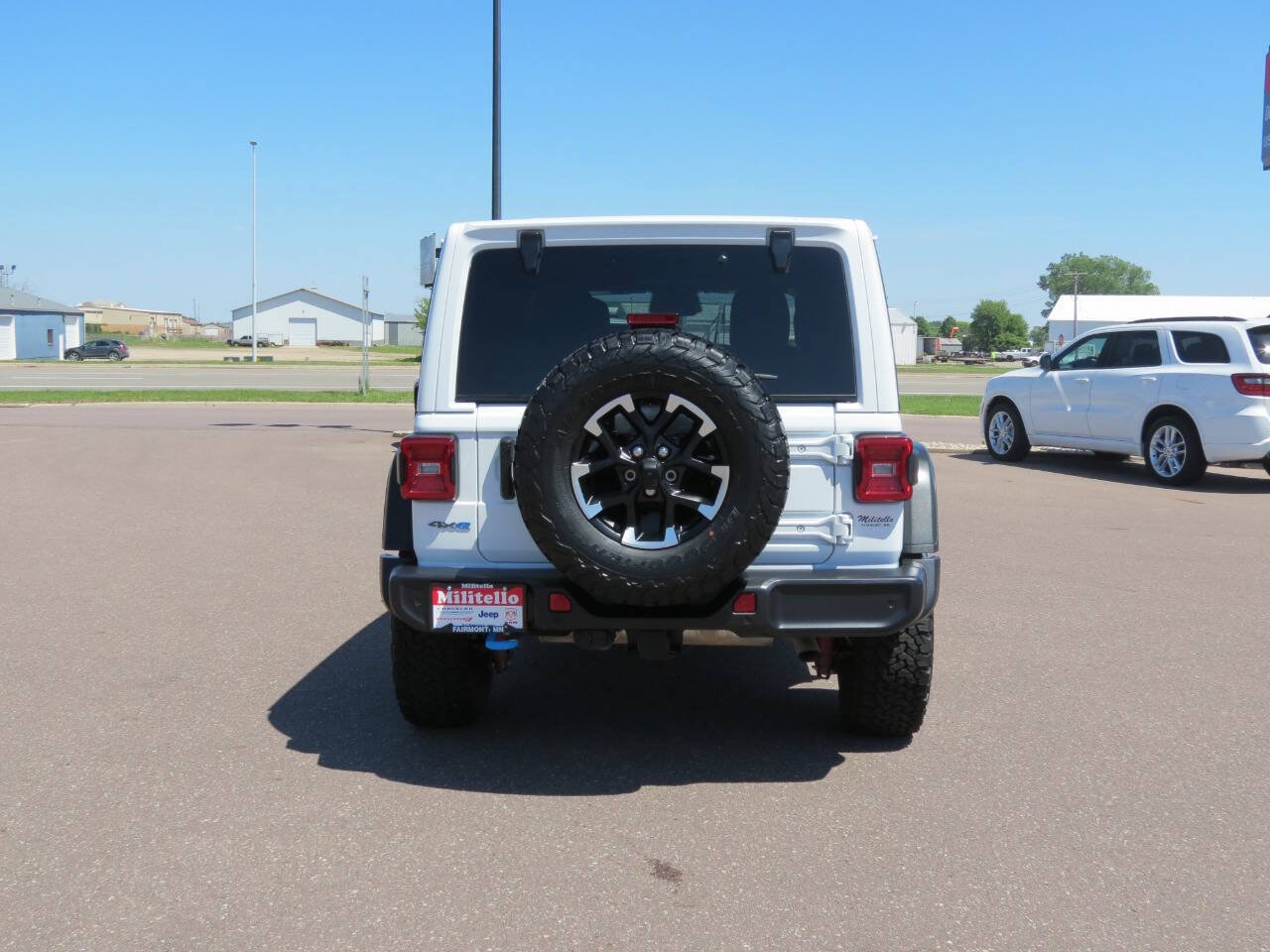Used 2025 Jeep Wrangler Unlimited Rubicon 4xe w/ Safety Group AWD/4WD image 6