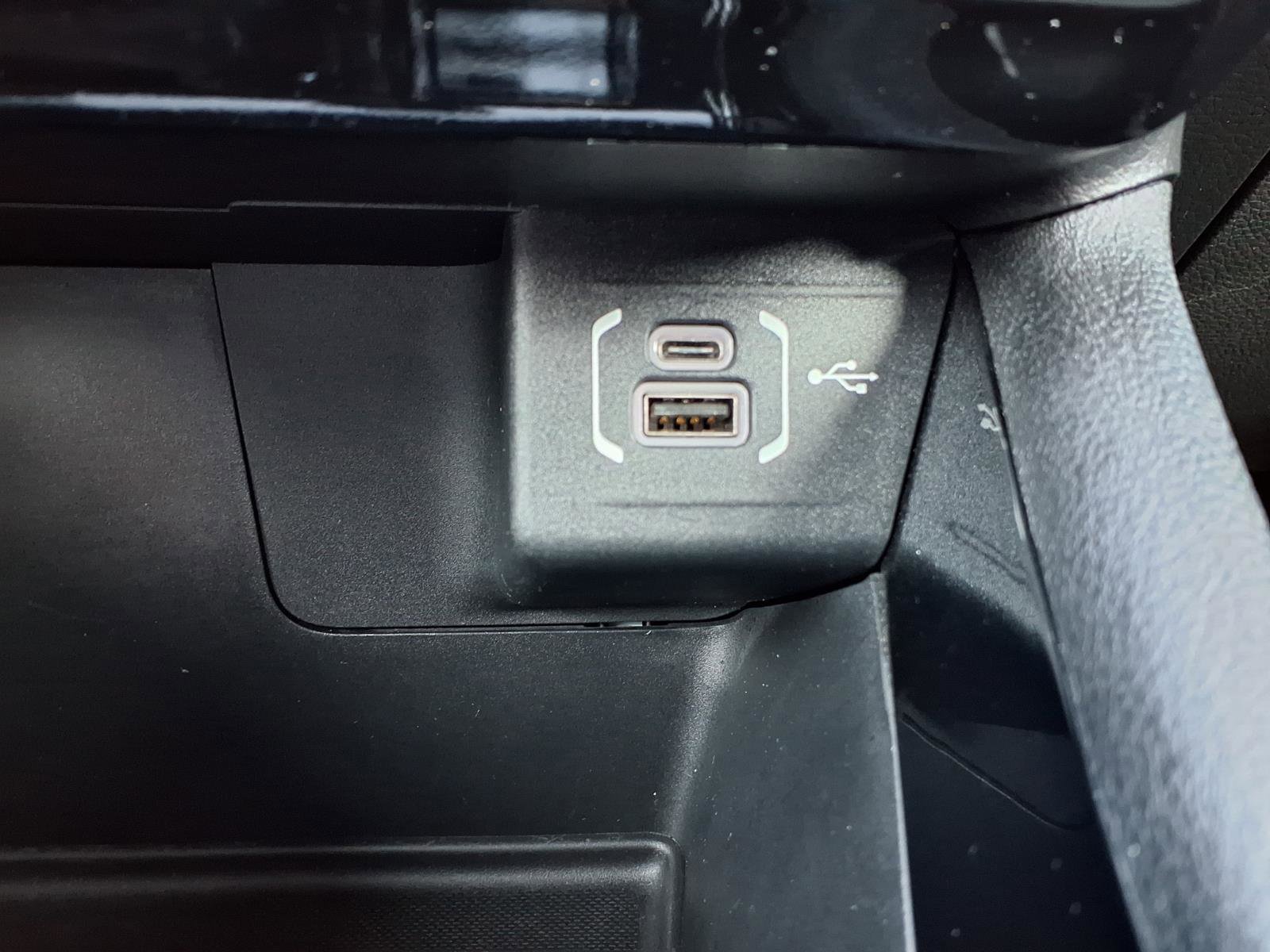 Used 2023 Jeep Compass Limited image 10