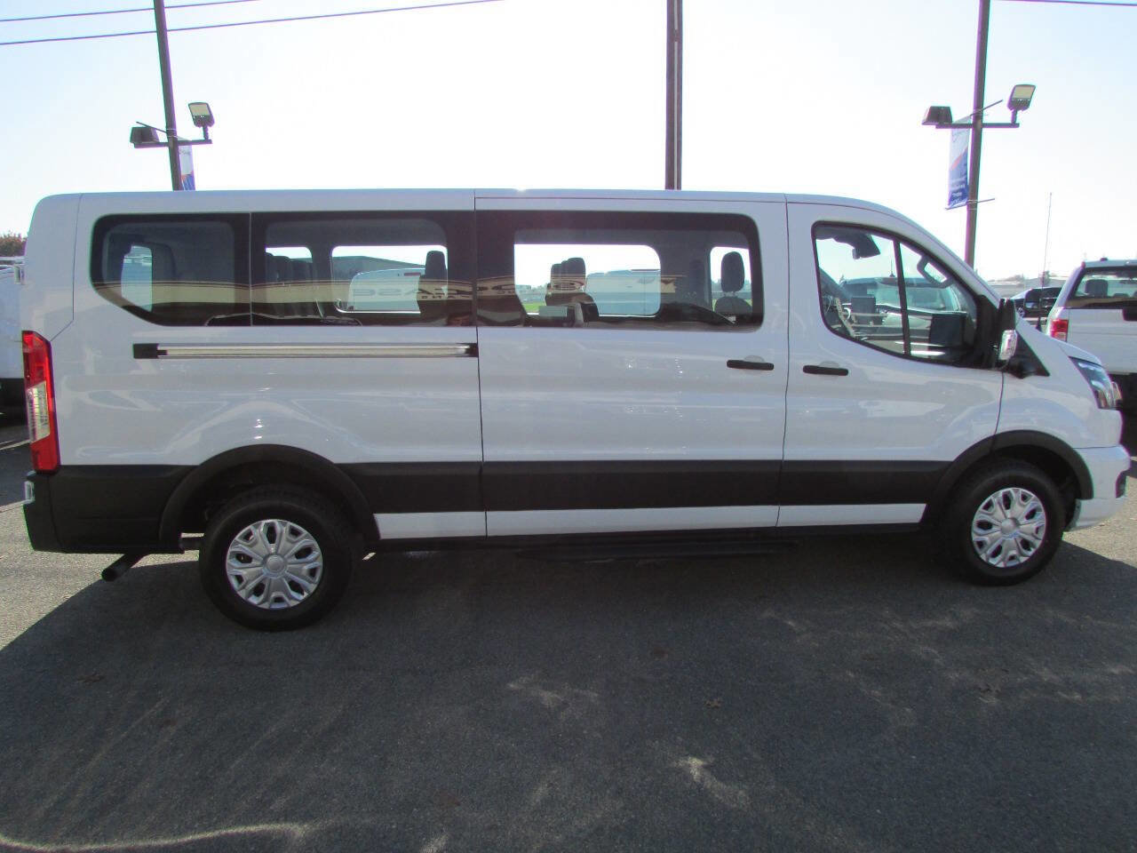 Used 2023 Ford Transit 350 XLT image 6