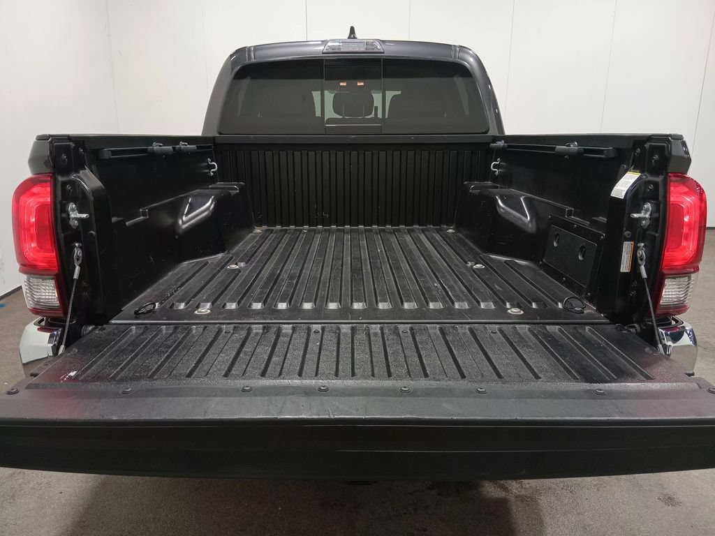 Used 2023 Toyota Tacoma SR5 AWD/4WD image 5