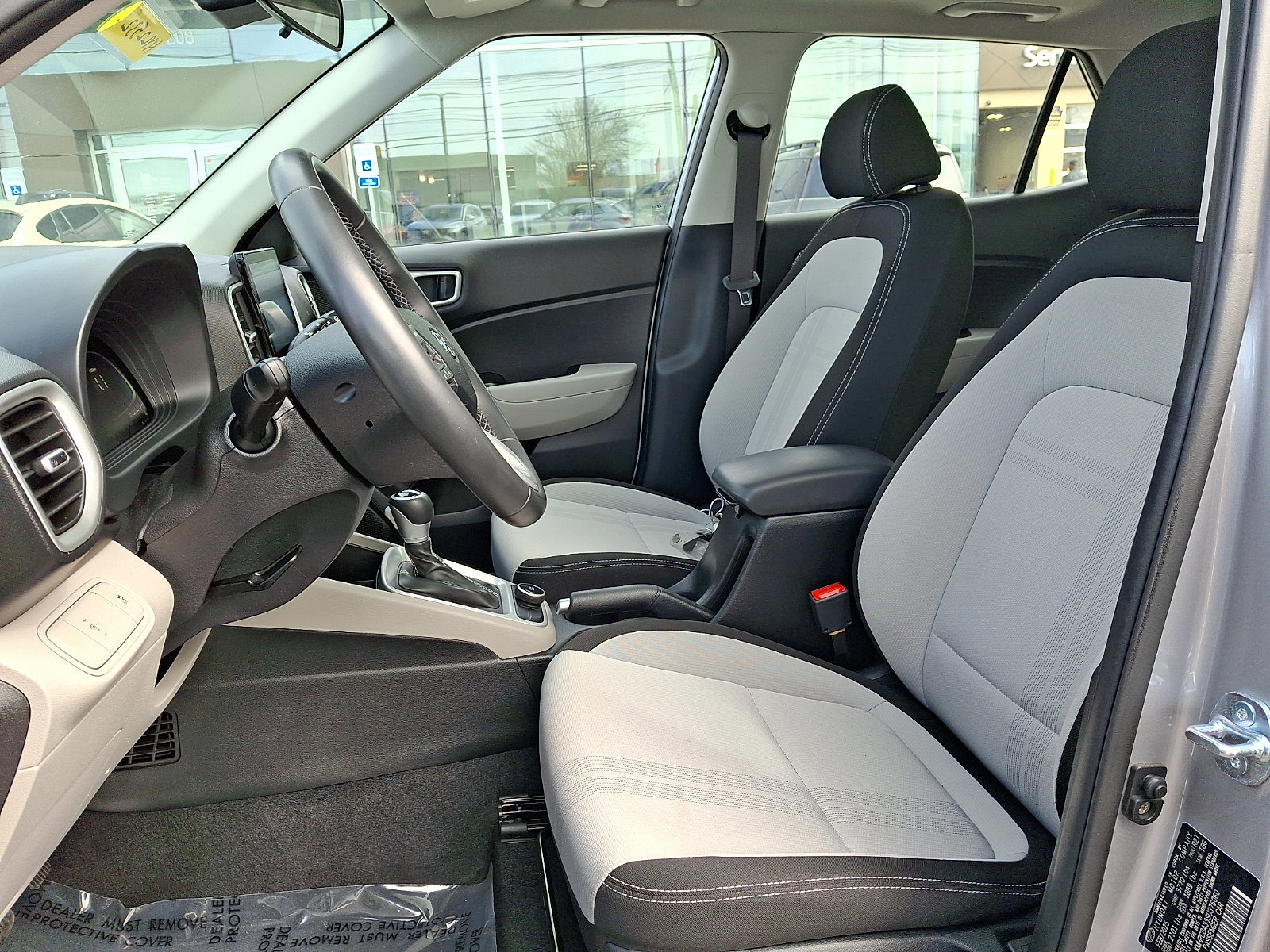 Used 2025 Hyundai Venue SEL image 13