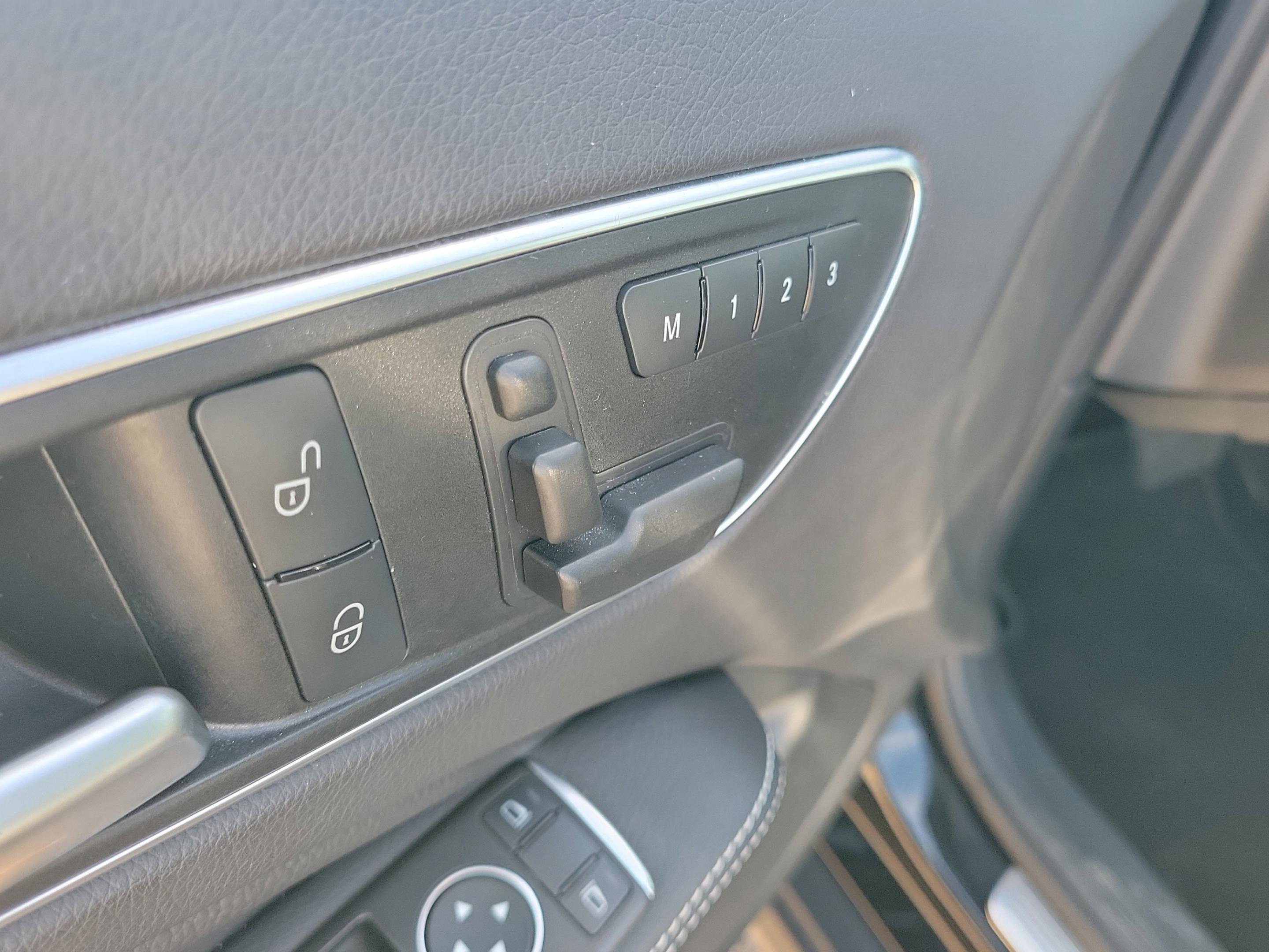 Used 2015 Mercedes-Benz GLA 250 4MATIC image 22