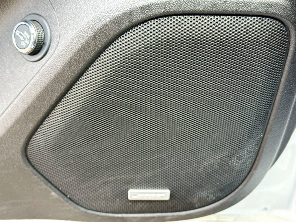 Used 2023 GMC Acadia SLT image 20