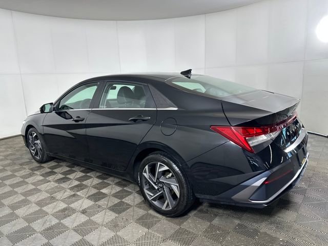 Used 2024 Hyundai Elantra Limited image 5
