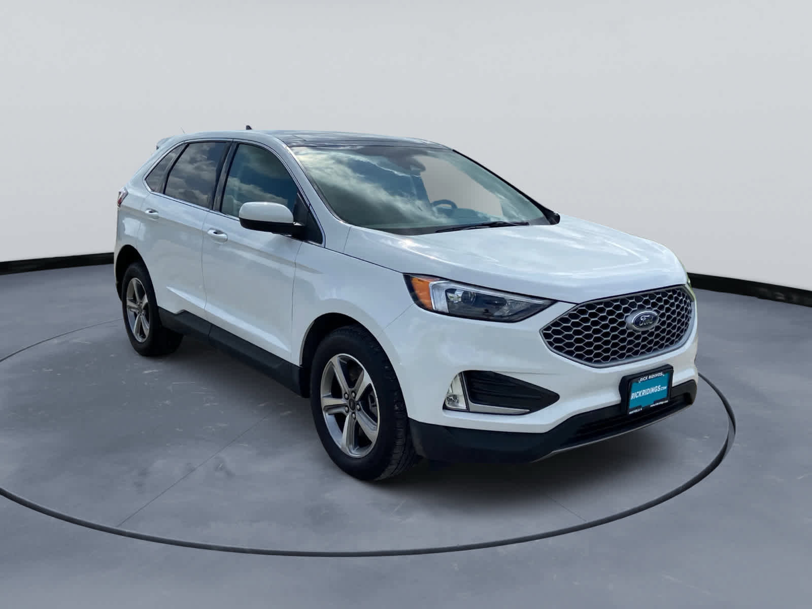 Used 2024 Ford Edge SEL w/ Convenience Package image 2