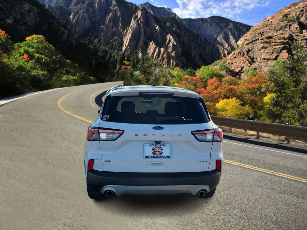 Used 2021 Ford Escape SE image 4