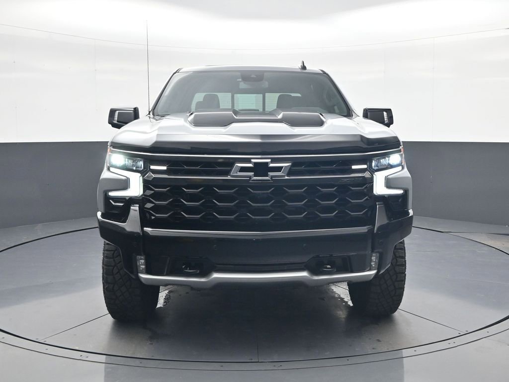 Used 2025 Chevrolet Silverado 1500 ZR2 w/ Dark Appearance Package image 2