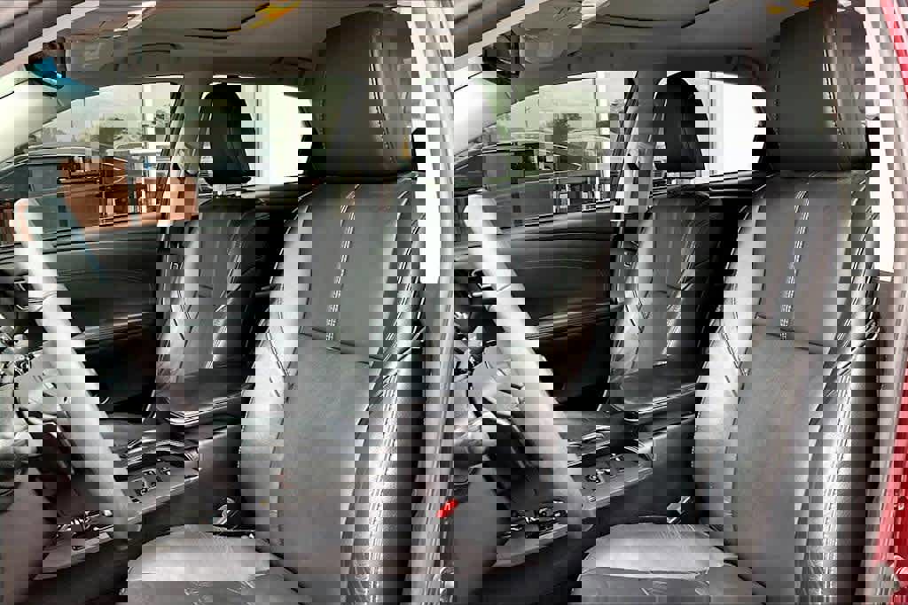 Used 2017 Toyota Avalon XLE Premium image 6