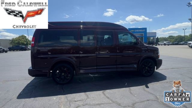Used 2025 Chevrolet Express 2500 w/ Driver Convenience Package RWD image 9