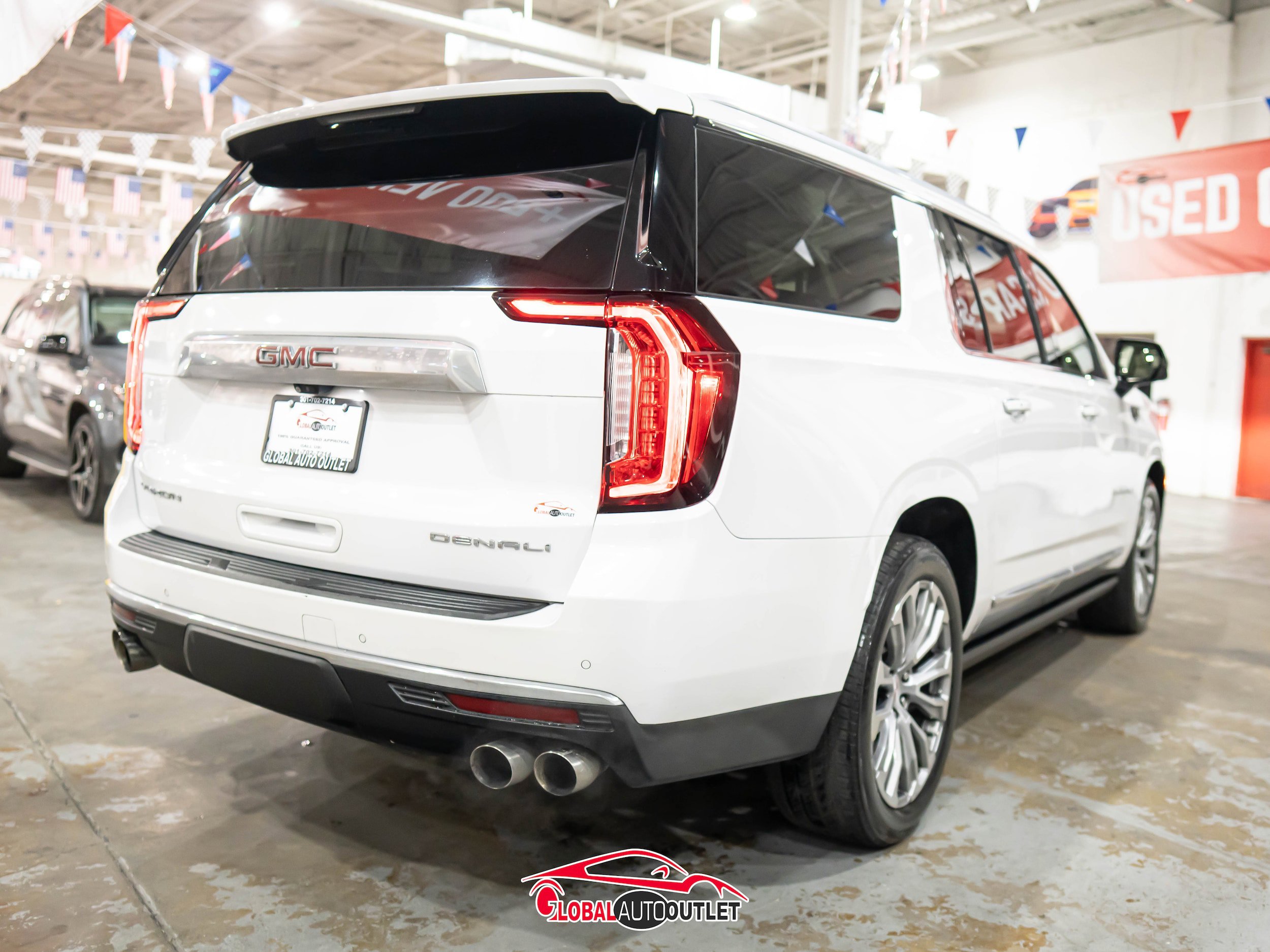 Used 2021 GMC Yukon XL Denali w/ Denali Ultimate Package AWD/4WD image 7