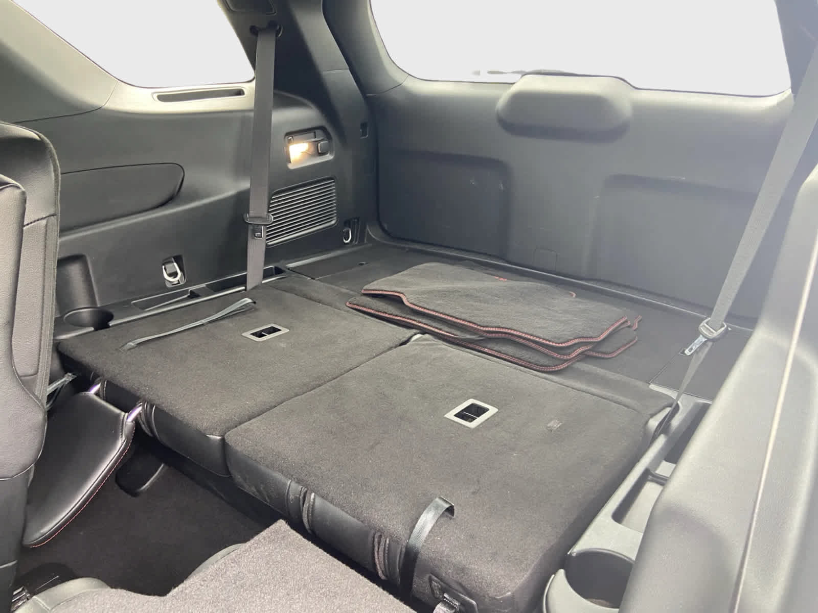 Used 2023 Ford Explorer ST-Line w/ Class IV Trailer Tow Package AWD/4WD image 14