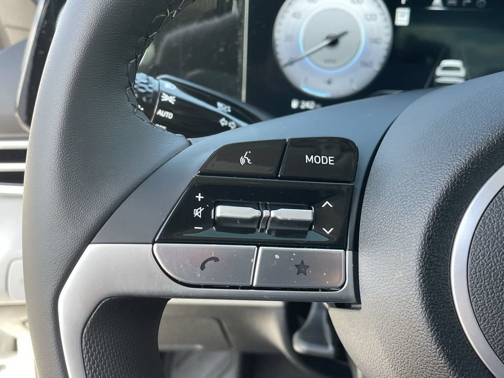 New 2026 Hyundai Elantra Limited FWD image 31