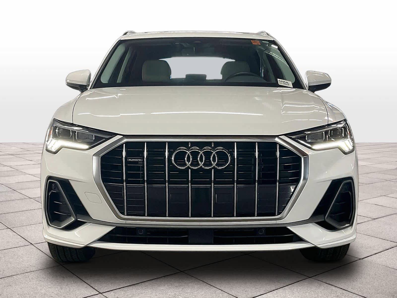 Certified 2025 Audi Q3 2.0T Premium w/ Convenience Package AWD/4WD image 3