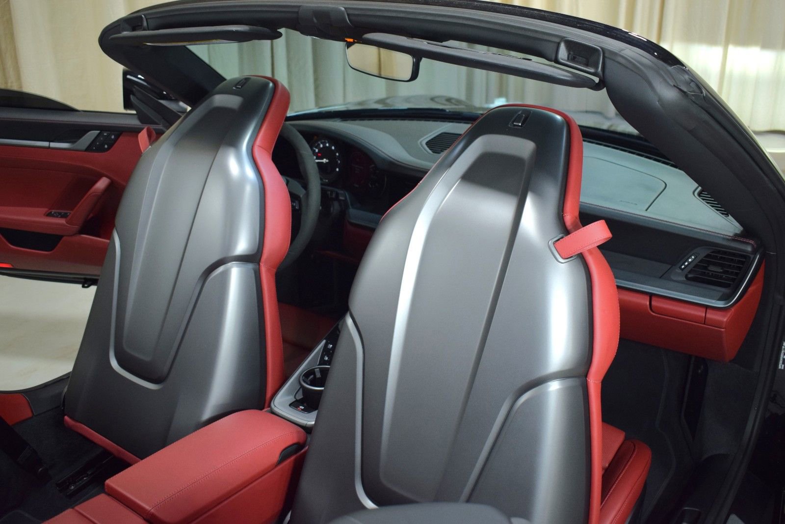 Used 2024 Porsche 911 Carrera 4S AWD/4WD image 21