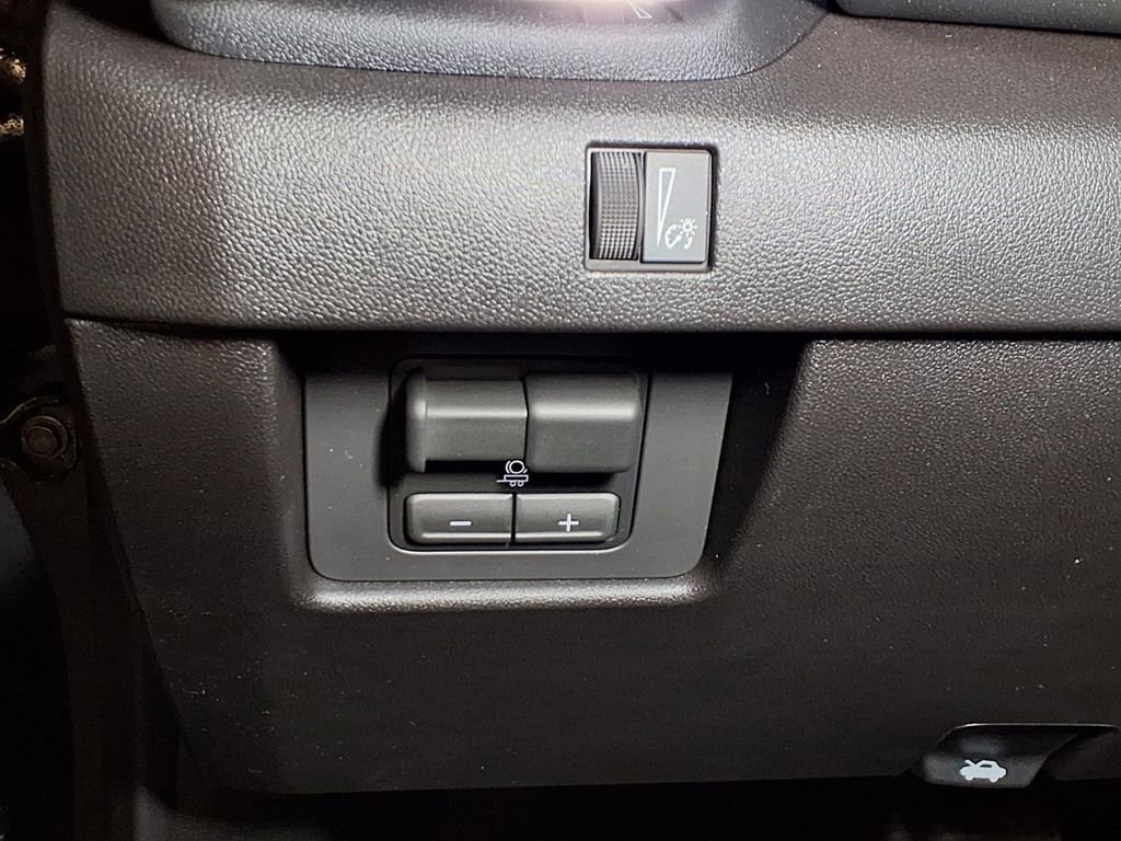 New 2026 GMC Canyon Elevation w/ Convenience Package RWD image 17
