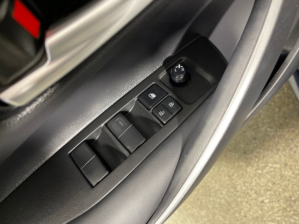 Used 2023 Toyota Corolla SE w/ SE Premium Package image 16