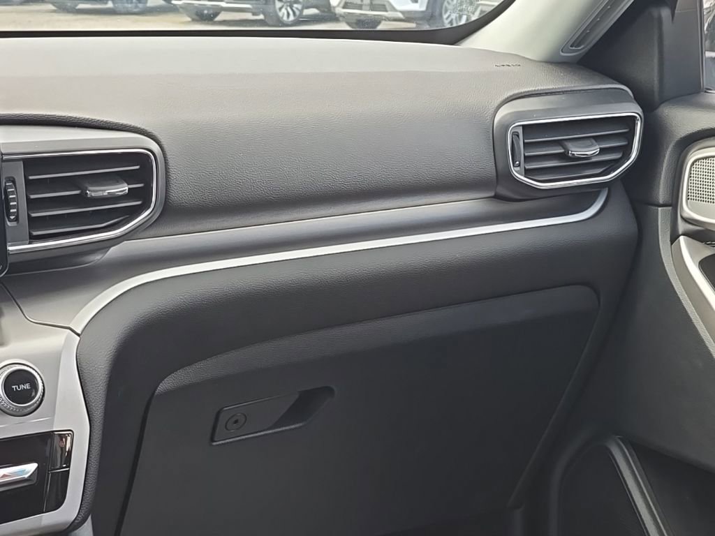 Used 2022 Ford Explorer XLT w/ Equipment Group 202A image 33