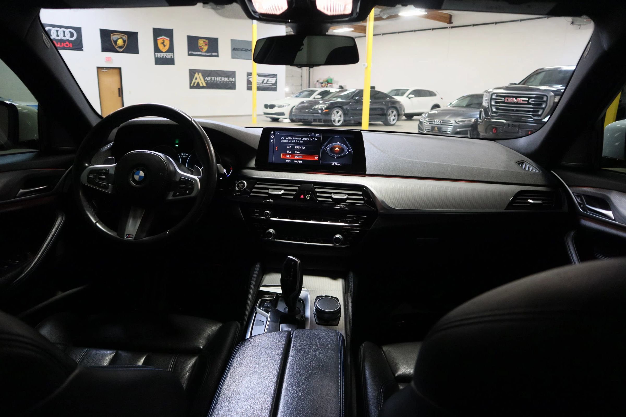 Used 2018 BMW 540i w/ M Sport Package RWD image 11