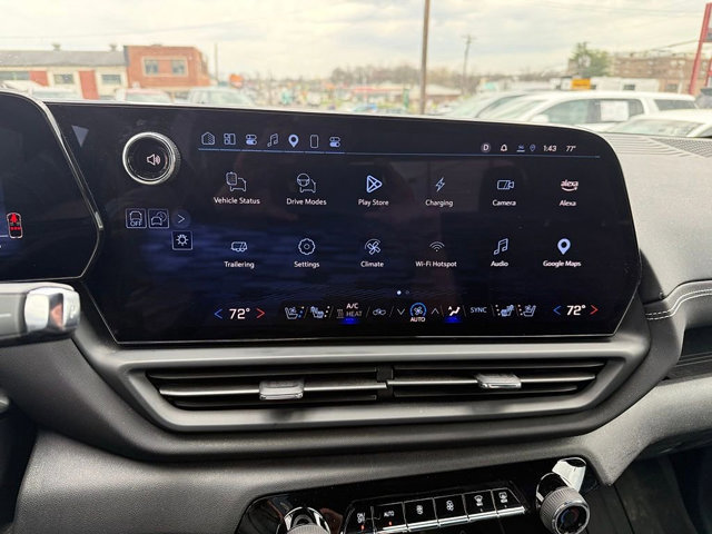 Used 2025 Chevrolet Silverado EV LT image 32