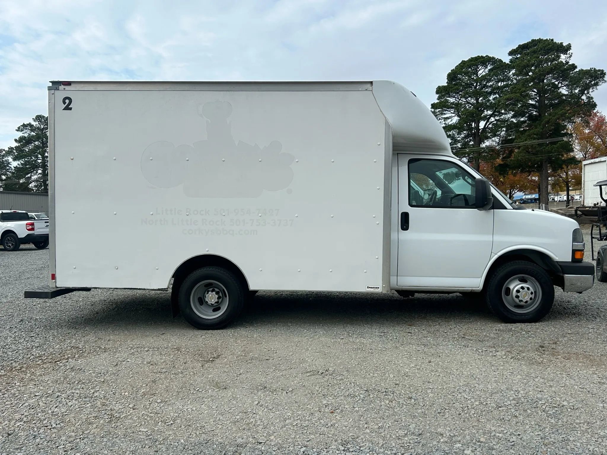 Used 2016 Chevrolet Express 3500 image 4