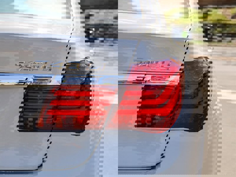 Used 2015 BMW 740Li image 14