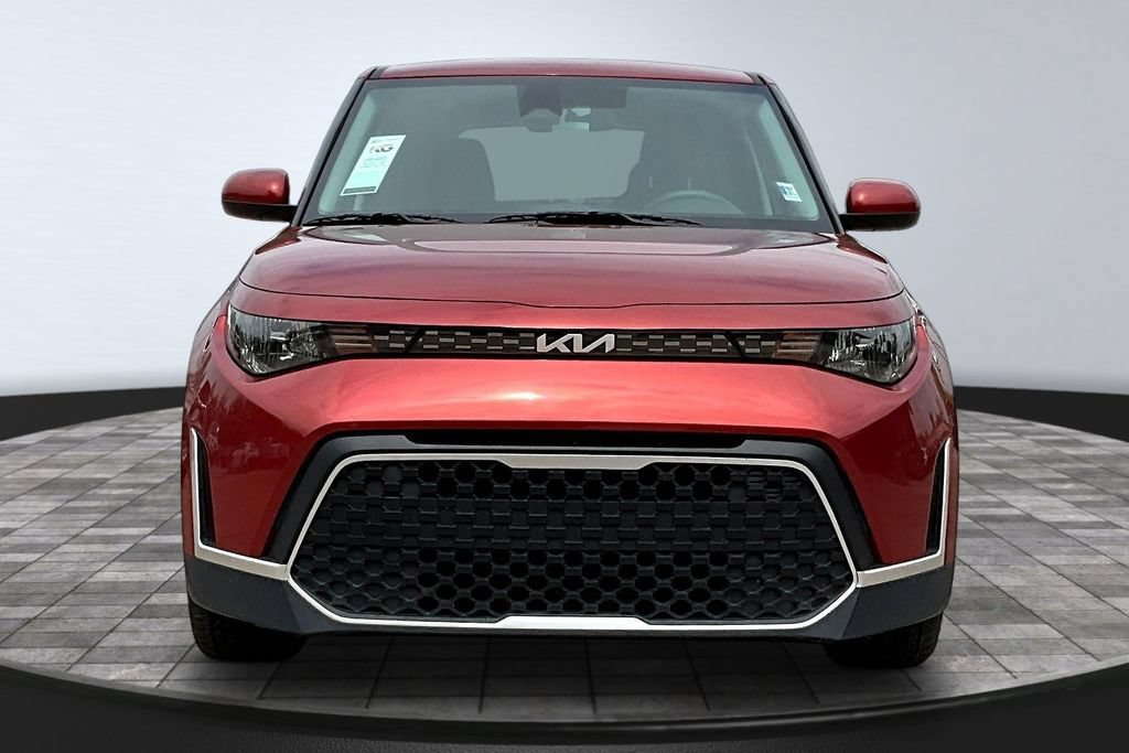 Used 2025 Kia Soul LX w/ LX Technology Package FWD image 3