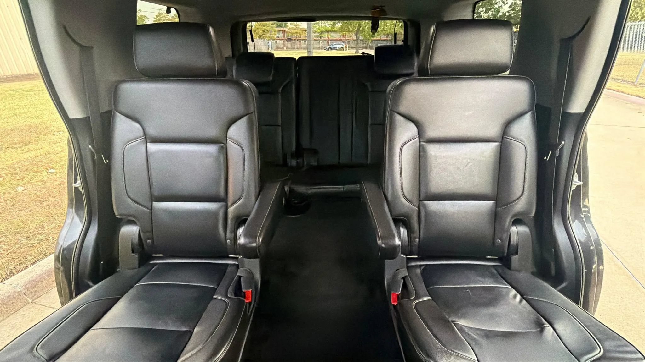 Used 2015 Chevrolet Tahoe LT RWD image 29