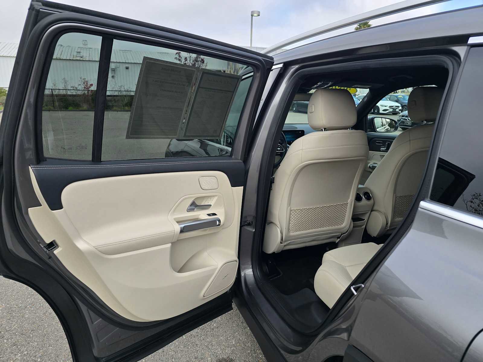 Used 2020 Mercedes-Benz GLB 250 4MATIC image 17