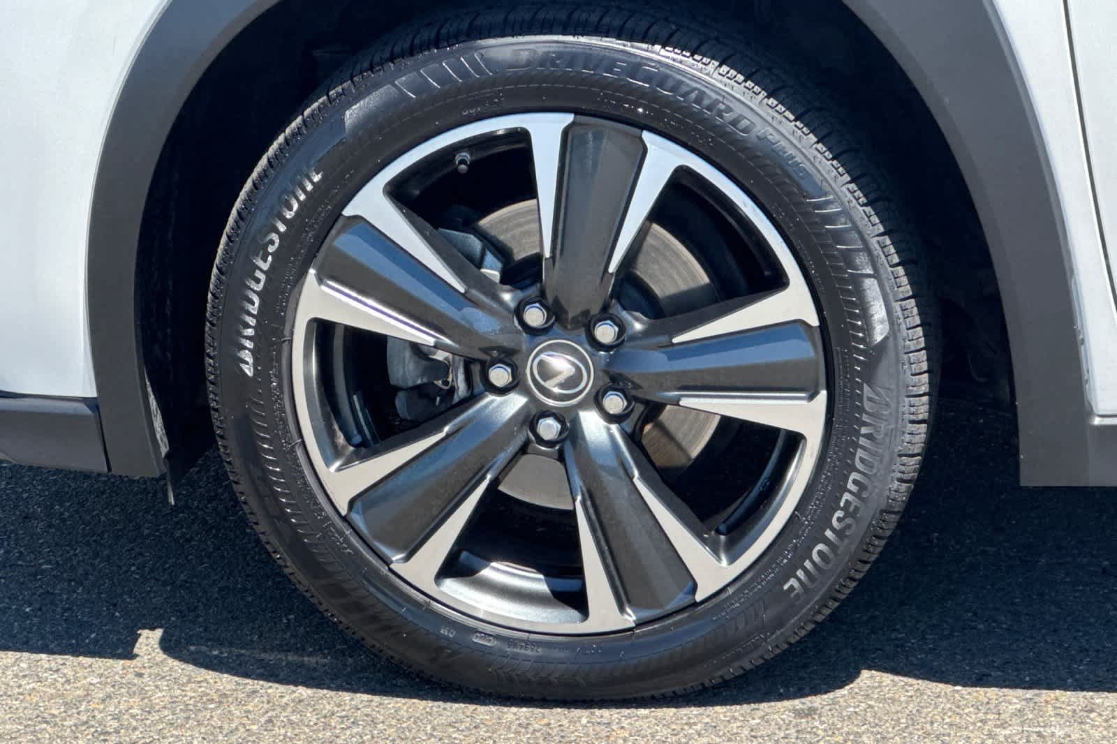 Used 2021 Lexus UX 200 w/ Accessory Package (Z1) FWD image 31