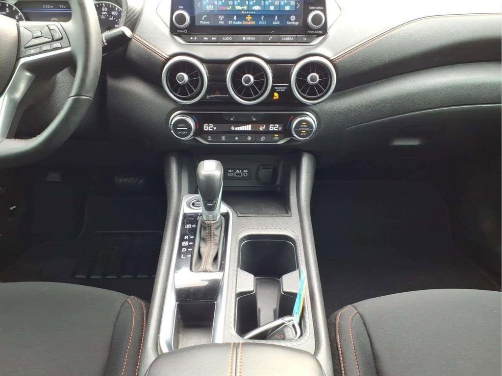 Used 2025 Nissan Sentra SR image 11