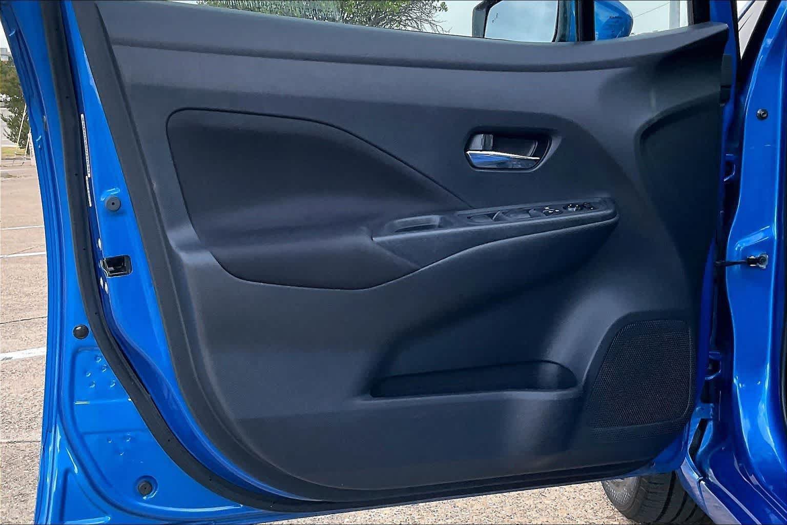 Used 2022 Nissan Versa SV FWD image 26