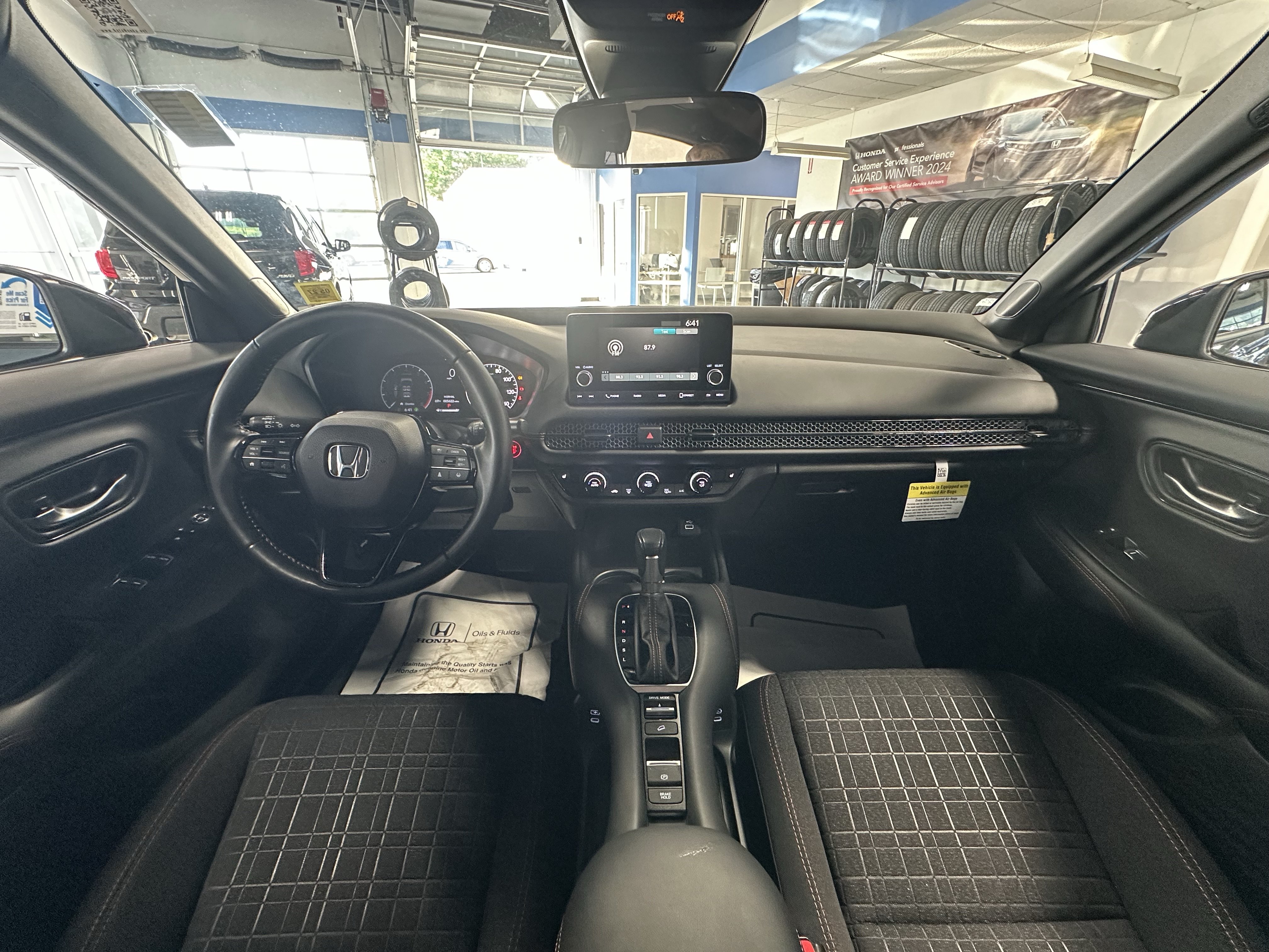 Used 2025 Honda HR-V Sport image 2