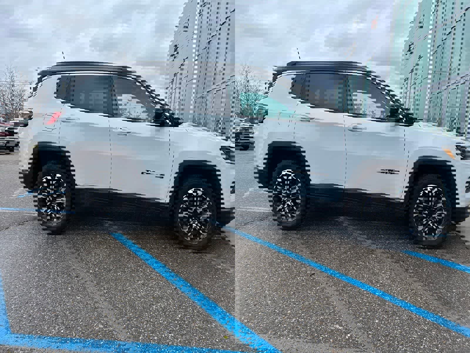 Used 2023 Jeep Compass Limited image 12