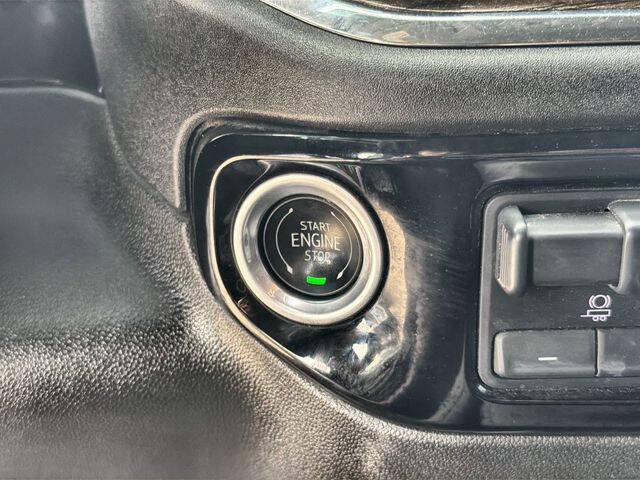 Used 2024 Chevrolet Silverado 2500 LT AWD/4WD image 16