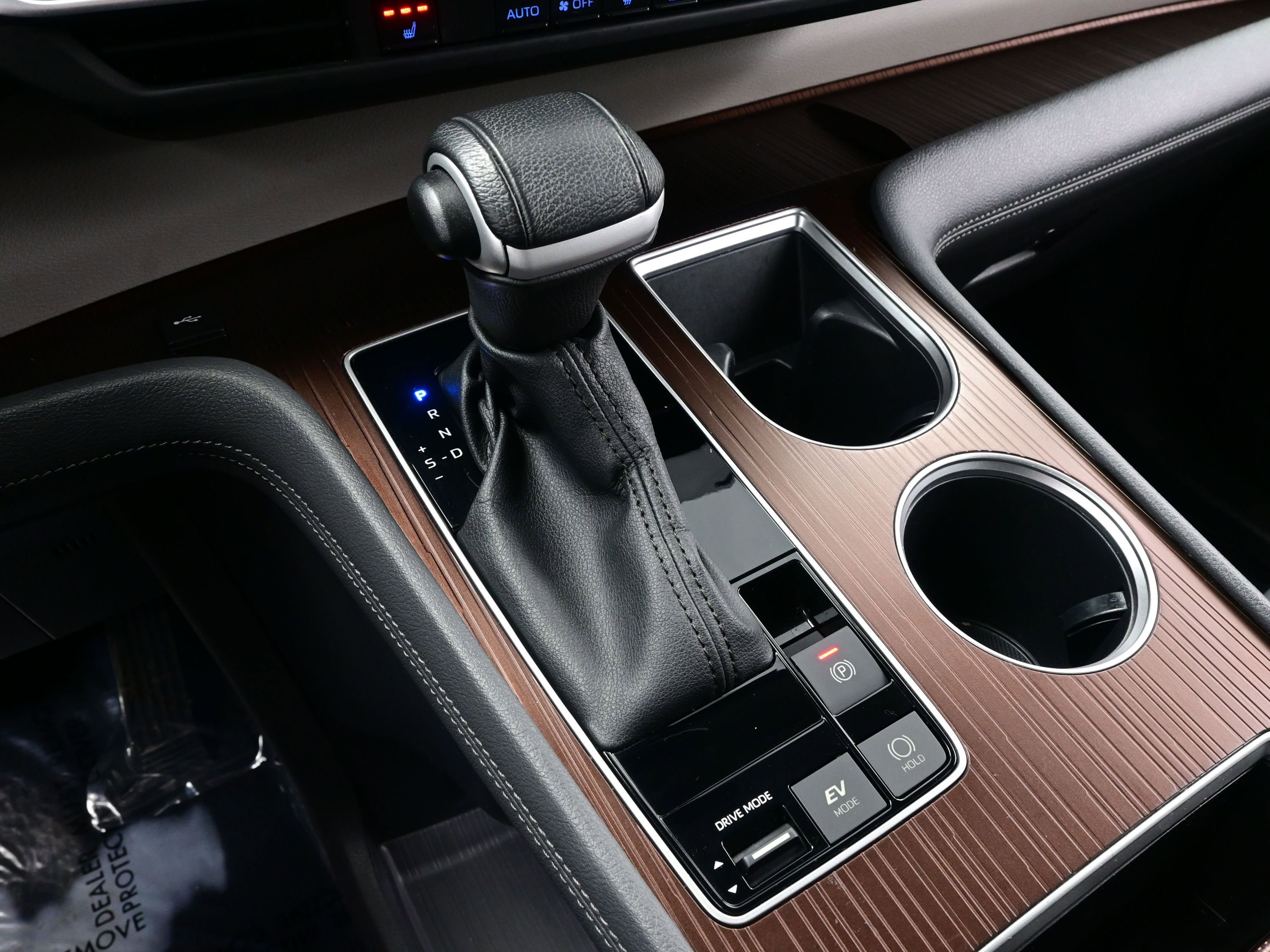 Used 2023 Toyota Sienna XLE image 23