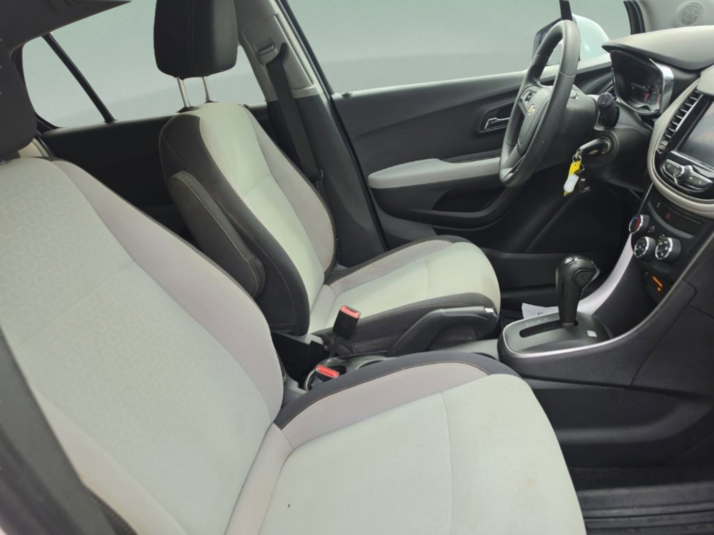 Used 2020 Chevrolet Trax LS w/ Tint and Cruise Package FWD image 32