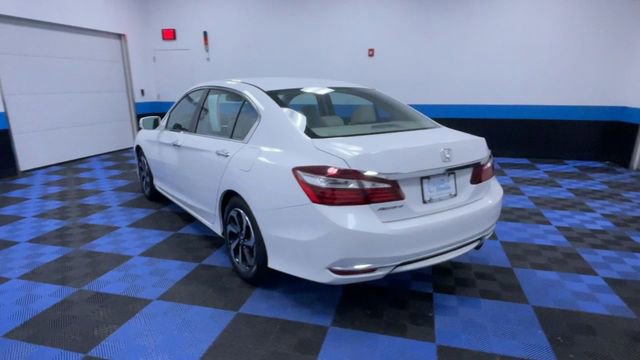 Used 2017 Honda Accord EX-L image 7