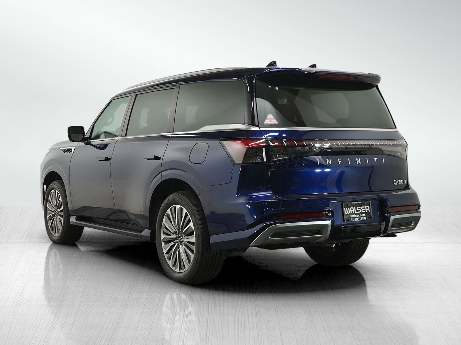 Used 2025 INFINITI QX80 Luxe AWD/4WD image 4