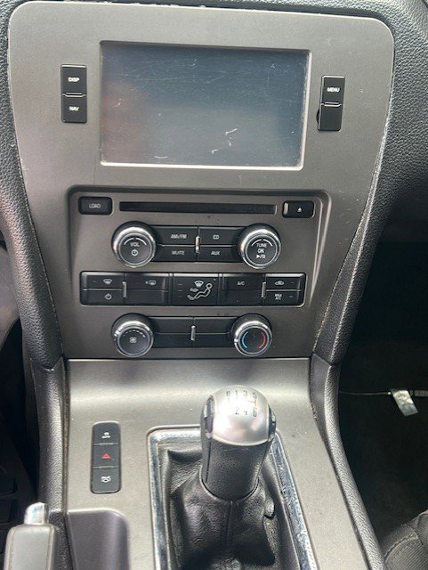 Used 2013 Ford Mustang 2dr Cpe V6 image 9